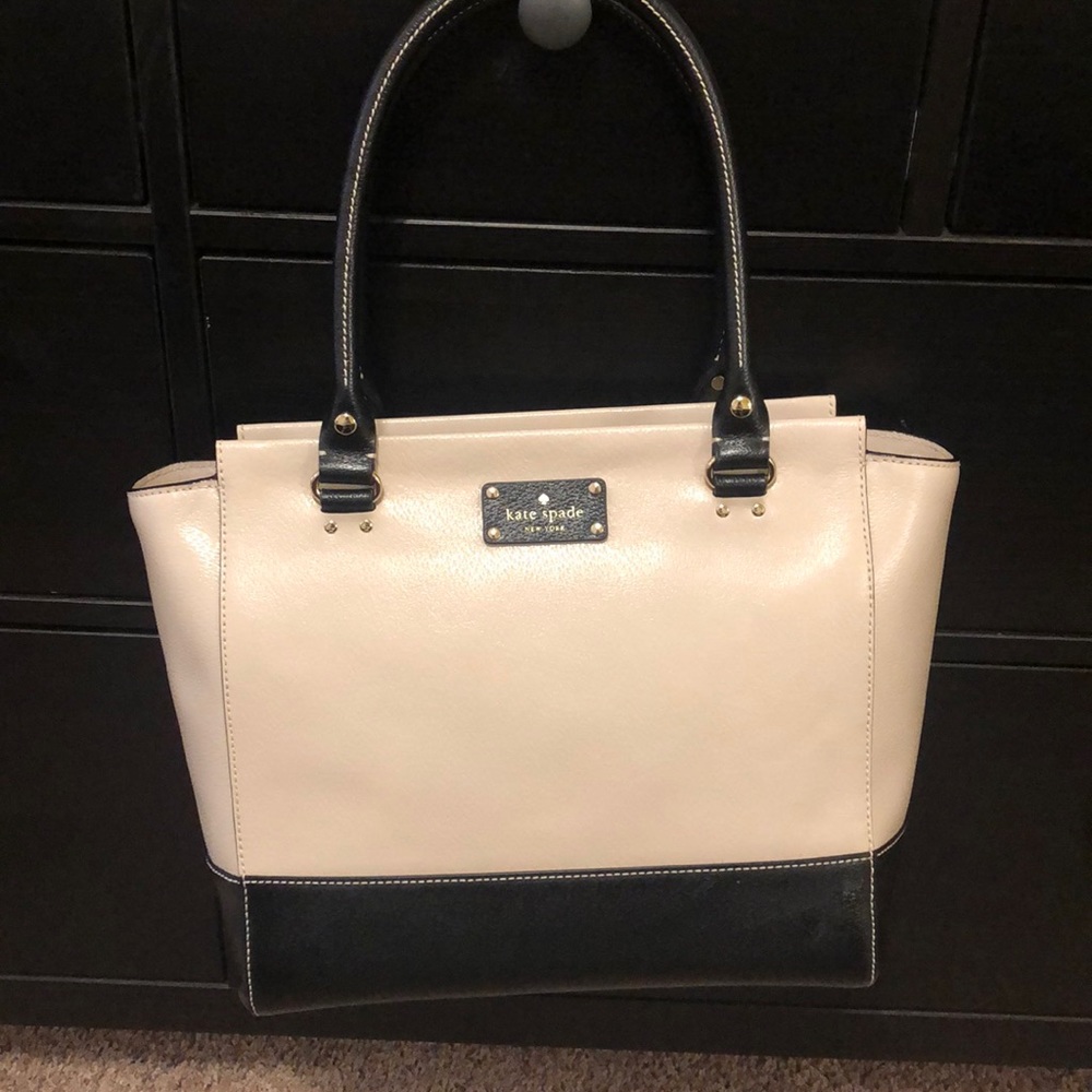 Authentic Kate Spade purse - Picture 1 of 6